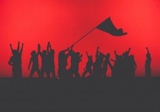 10 χρόνια «Πρώτη Φορά Αριστερά»: Τι σήμαινε η νίκη του ΣΥΡΙΖΑ και ποια είναι η κληρονομιά που άφησε