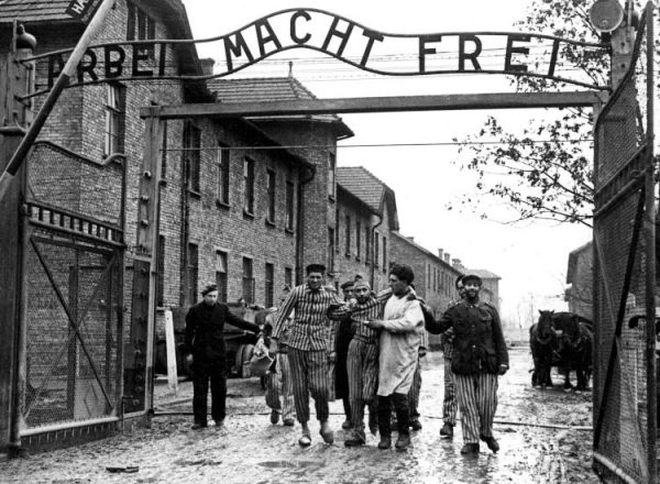 Ένα συγκλονιστικό ελληνικό ντοκουμέντο στο Άουσβιτς