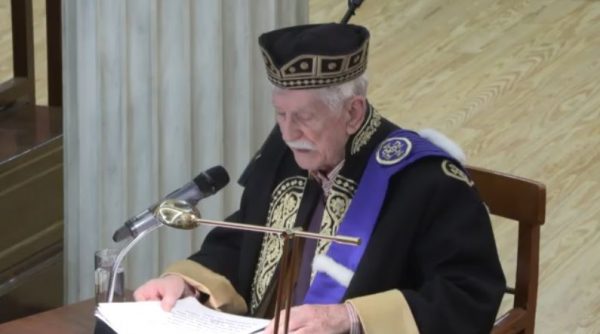 Γιάννης Μπακογιαννόπουλος: Αναγορεύτηκε επίτιμος διδάκτορας του τμήματος Επικοινωνίας & ΜΜΕ