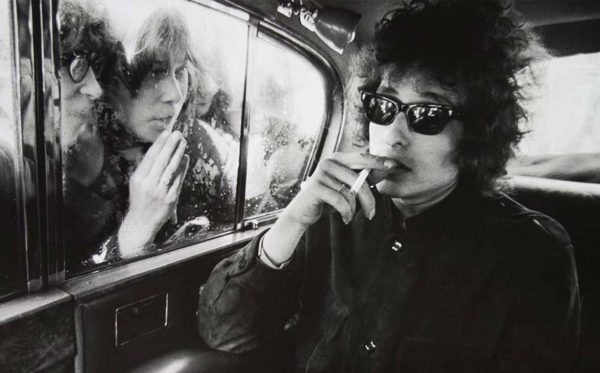 Πωλήθηκαν τα χειρόγραφα του Mr Tambourine Man -1,5 εκατ. δολάρια «έπιασαν» όσα άγγιξε ο Μπομπ Ντίλαν