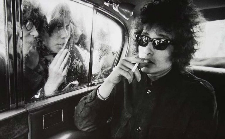 Πωλήθηκαν τα χειρόγραφα του Mr Tambourine Man -1,5 εκατ. δολάρια «έπιασαν» όσα άγγιξε ο Μπομπ Ντίλαν