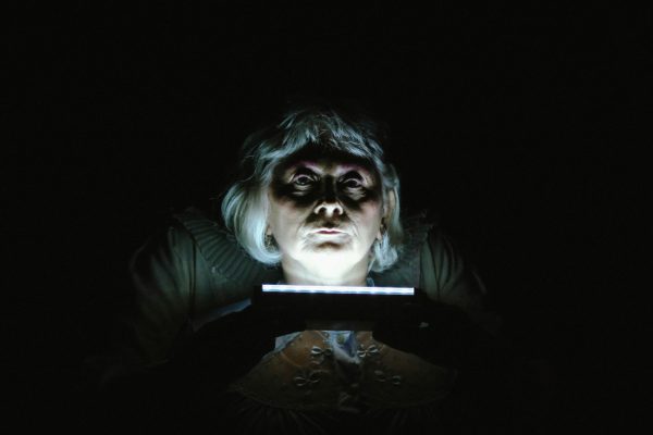 «Γιαγιάδες»: Μια ωδή στο πιο αγαπημένο και συχνά ξεχασμένο πρόσωπο μιας οικογένειας