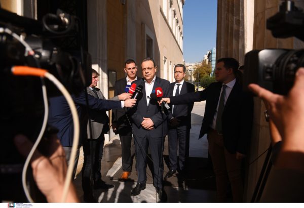 Φάμελλος: «Μόνο η Κατσέλη μπορεί να σταθεί απέναντι στον Τασούλα» – Νέο κάλεσμα στις προοδευτικές δυνάμεις