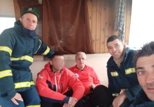 Σέλι: Η πρώτη φωτογραφία του Παναγιώτη με τους διασώστες – Πώς άντεξε στα χιόνια