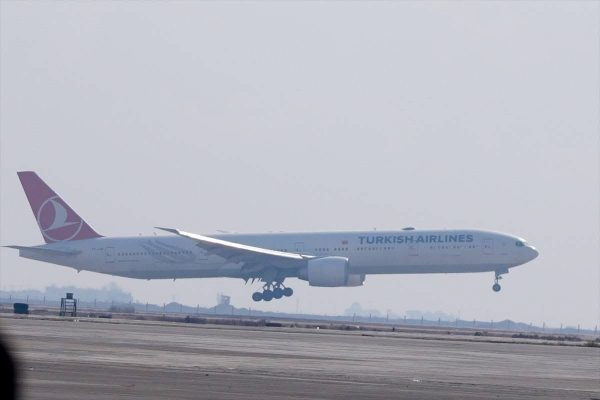 Συρία: Η στιγμή που αεροσκάφος από την Τουρκία προσγειώνεται στη Δαμασκό μετά από 13 χρόνια