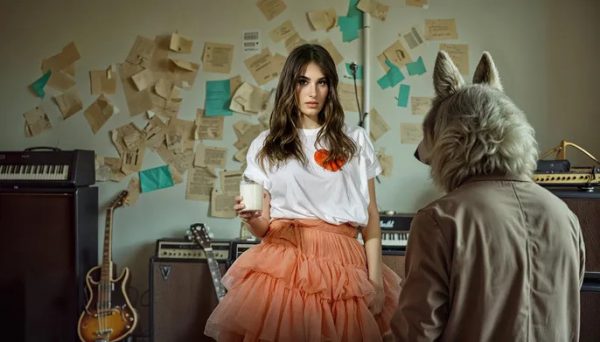 Η Παυλίνα Βουλγαράκη κυκλοφορεί το εξομολογητικό άλμπουμ ΛΥΚΟΙ