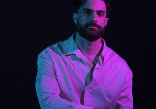 Ο Παναγιώτης Λάμπουρας μιλά για το απρόβλεπτο live του στην Αγγλικανική εκκλησία – Όλα όσα θα δούμε στις 24/1