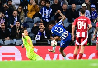 Τεράστια διπλή απόκρουση του Τζολάκη