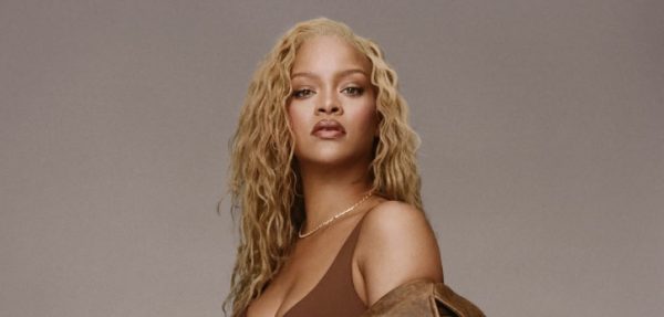Η Rihanna εθεάθη σε στούντιο ηχογράφησης – και οι θαυμαστές εκστασιάστηκαν