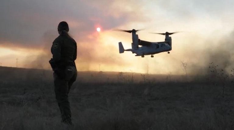 Τραμπ: Χολιγουντιανή επίδειξη δύναμης στα σύνορα με το Μεξικό [video]