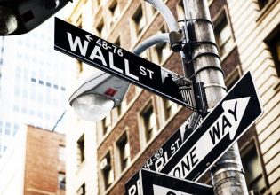 Θα απογειώσει την Wall Street ο Τραμπ; Τι λένε οι αναλυτές