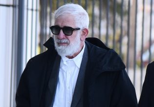 Πέτρος Φιλιππίδης: Ένταση στη δίκη μεταξύ των συνηγόρων – «Έχετε υποπέσει σε μέγα σφάλμα» αντέδρασε ο εισαγγελέας