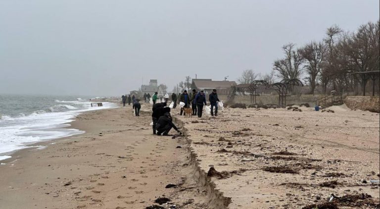 Ρωσία: Το μαζούτ από τα δεξαμενόπλοια που ναυάγησαν στο Κερτς έφτασε στη Ζαπορίζια