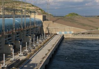 Συρία: Φουντώνει η μάχη μεταξύ τζιχαντιστών και Κούρδων για το νερό – Κουρδικά drone ανατινάζουν οχήματα