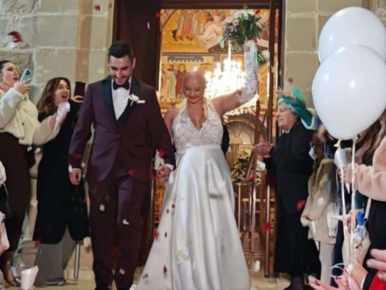 Παντρεύτηκε η αθλήτρια του επι κοντώ που συγκλόνισε με τη μάχη κατά του καρκίνου