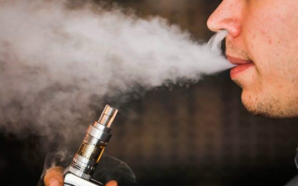 Βέλγιο: Η πρώτη χώρα της ΕΕ που απαγορεύει την πώληση vape μιας χρήσης