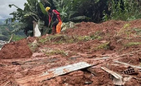 Βραζιλία: Αυξήθηκαν σε τουλάχιστον 10 οι νεκροί από τις κατολισθήσεις μετά τις σφοδρές βροχοπτώσεις