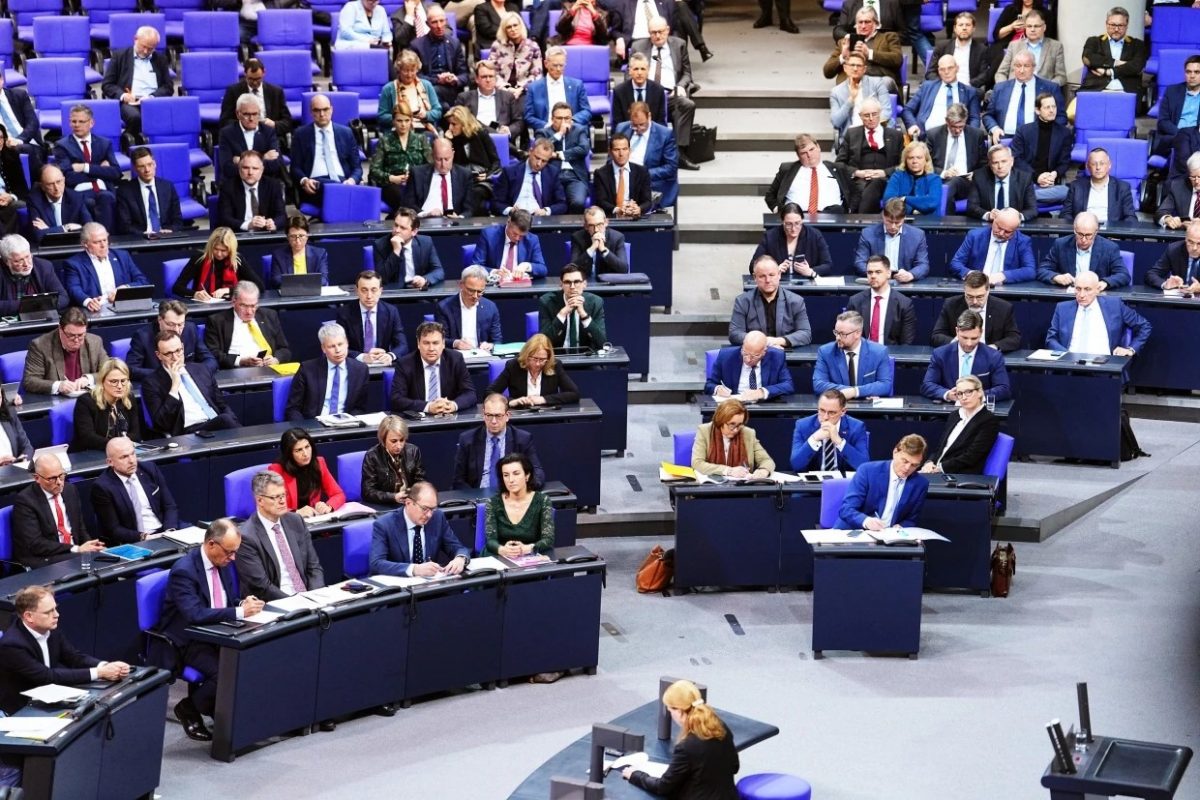 Καταψηφίστηκε το νομοσχέδιο Μερτς για τη μετανάστευση – Όλοι εναντίον όλων στη Γερμανία