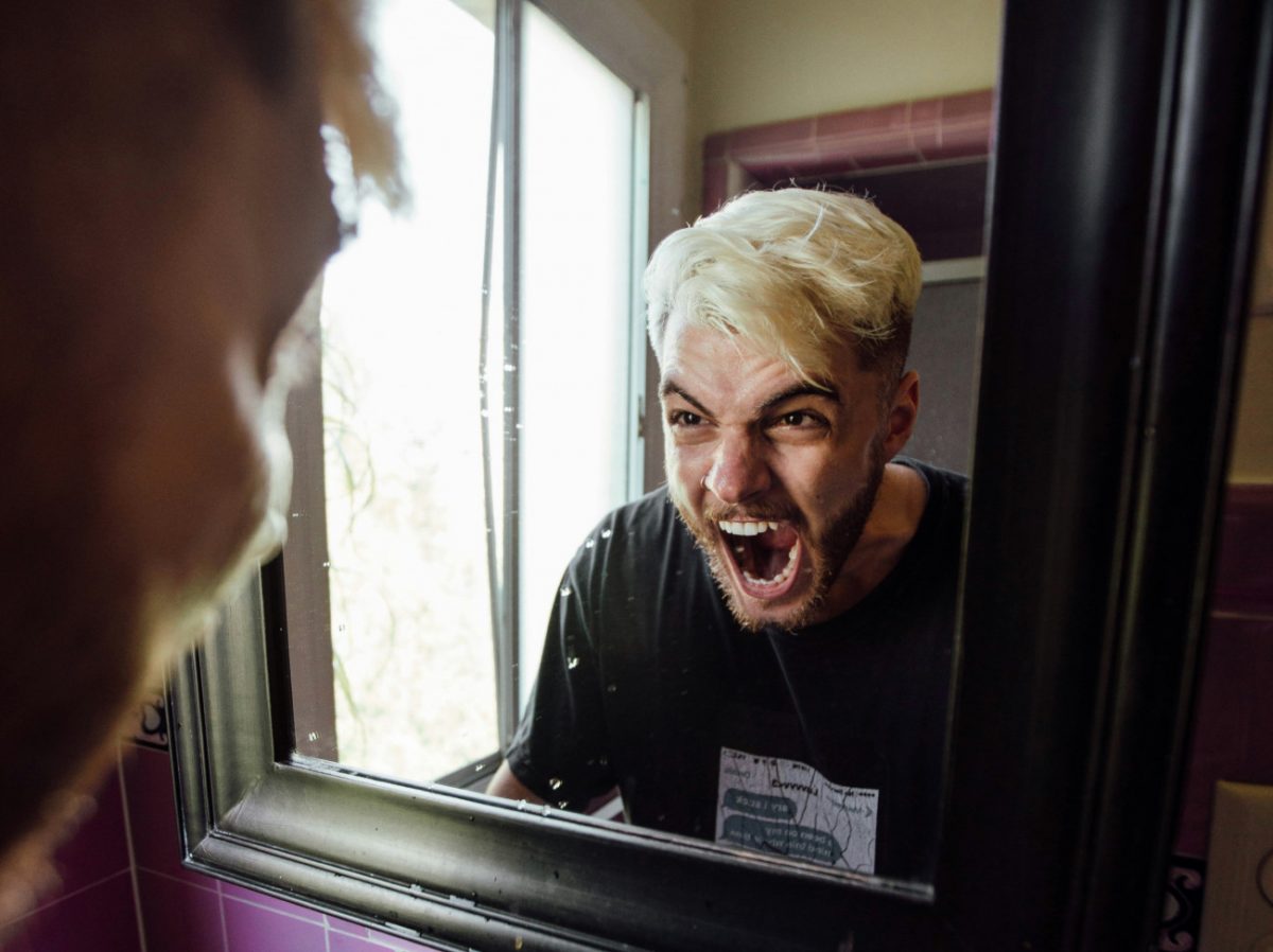 Gen Z: Αγχωμένη, καταθλιπτική, εξαντλημένη – Γιατί γερνάει πριν την ώρα της