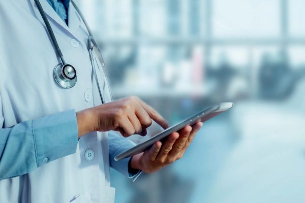 Ηλεκτρονική συνταγογράφηση: Προβλήματα στη πλατφόρμα με το καλημέρα – Τι καταγγέλλουν οι γιατροί