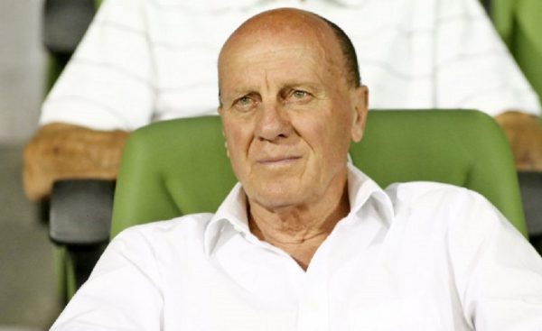 Μίμης Δομάζος: Συγκλονίζουν οι κόρες του – «Καλέ μας μπαμπά ξύπνα και μίλησέ μας, κράτα γερά την μπάλα της ζωής σου»