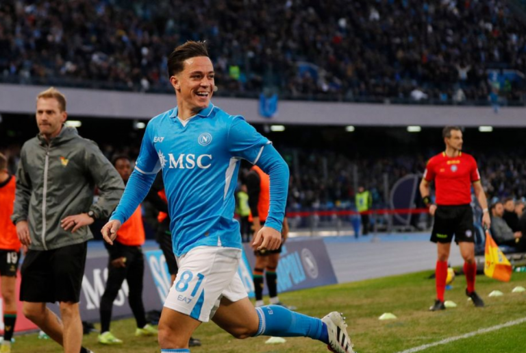 Νάπολι – Βερόνα 2-0: Εύκολα οι Παρτενοπέι, στο +4 από την Ίντερ
