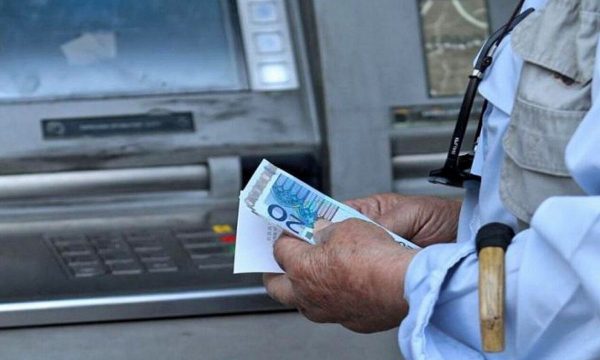 Έρευνα: Οκτώ στους δέκα Έλληνες αντιμετωπίζουν ψυχολογικές επιπτώσεις από τις οικονομικές δυσκολίες