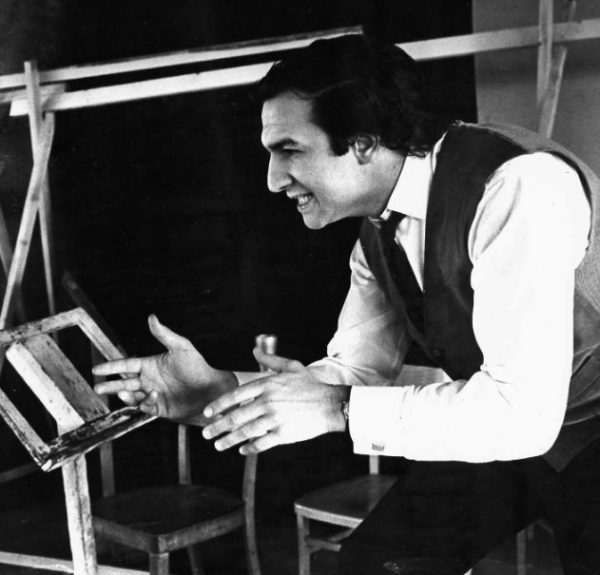 Σπύρος Ευαγγελάτος: Η μετάβαση από το δραματικό στο ιλαρό