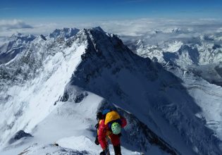 Κατά 4.000 δολάρια ακριβότερη η αναρρίχηση στο Έβερεστ