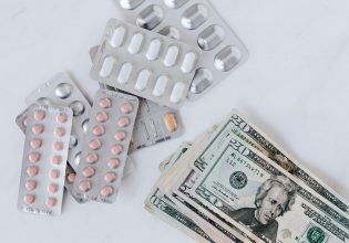 Παγκόσμια ταμεία υγείας: Συναγερμός για αύξηση χορηγιών μετά την απόφαση Τραμπ για ΠΟΥ