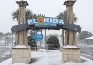 Φλόριντα: Πρωτοφανής χιονοθύελλα σφυροκοπά την πιο ηλιόλουστη πολιτεία των ΗΠΑ – 11 νεκροί έως τώρα