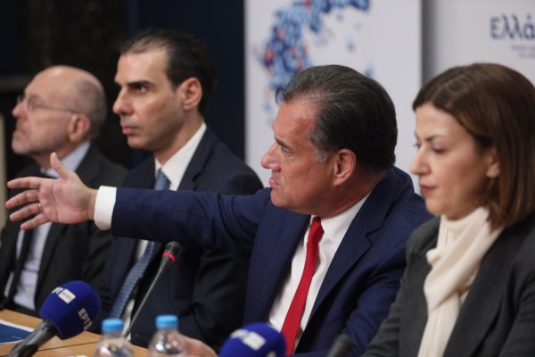 ΕΟΠΥΥ: Στη «σέντρα» ο Γεωργιάδης από τους εργαζόμενους – Μέτρα για την ανακούφιση των ασθενών από τον υπουργό