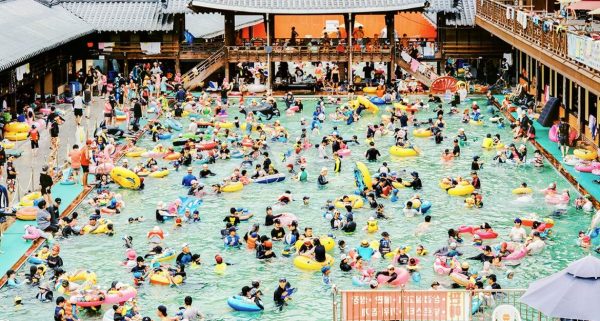 Πώς μοιάζουν οι διακοπές στις πιο σκληρά εργαζόμενες χώρες του κόσμου