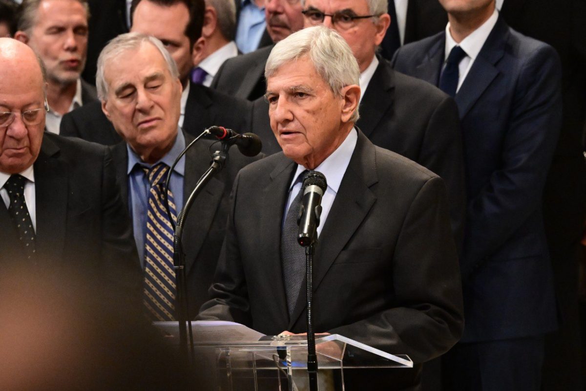 Επικήδειος Γιαννίτση: «Ο Κώστας Σημίτης έβαλε τη χώρα πάνω από τον εαυτό του και την πήγε ψηλά»