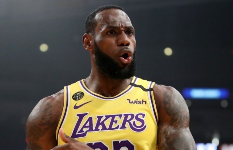 Αδιανόητο triple-double του ΛεΜπρόν και μεγάλη νίκη για τους Λέικερς – Τα αποτελέσματα του NBA