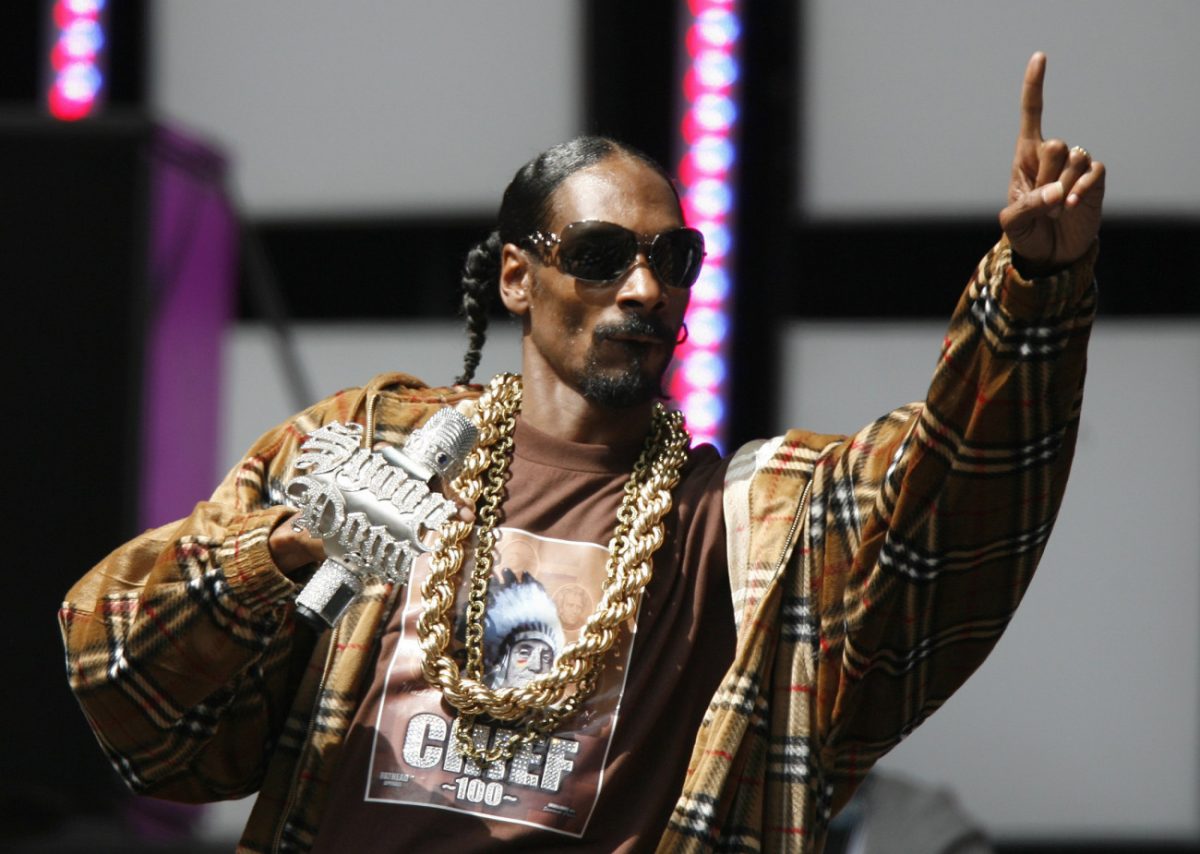 «Είμαι ακόμα 100% μαύρος» -Η απάντηση του Snoop Dogg σε όσους τον κρίνουν για την εμφάνιση στο Crypto Ball