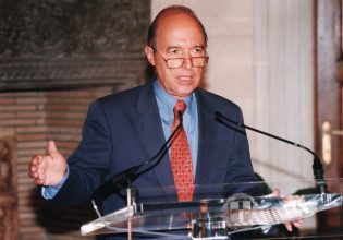 Κώστας Σημίτης: Τι λένε τα διεθνή ΜΜΕ για τον θάνατο του πρώην πρωθυπουργού