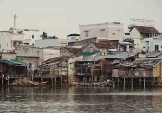 Η Oxfam προβλέπει την εμφάνιση πέντε τρισεκατομμυριούχων στην επόμενη δεκαετία