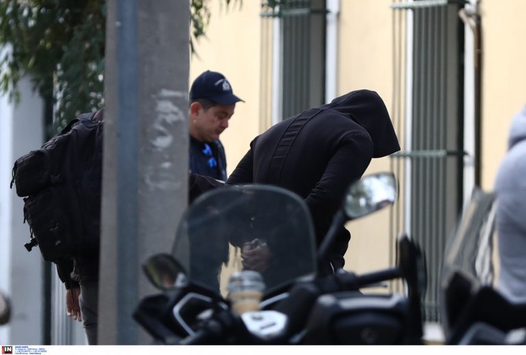 Κύκλωμα προστασίας: Τα οχτώ Rolex και τα πανάκριβα γούστα του υπαρχηγού και της συζύγου του