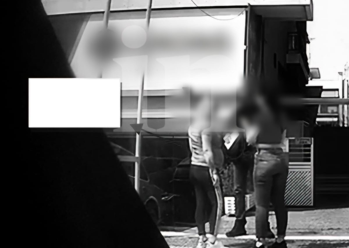 Έτσι έπιασαν το κύκλωμα οι Αδιάφθοροι της ΕΛ.ΑΣ. – Οι φωτογραφίες με τα χρήματα και οι συναντήσεις της 37χρονης με τον «αρχηγό»