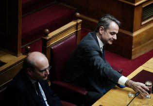 Αναδίπλωση, με εντολή Μητσοτάκη