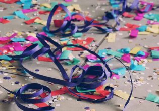 Eurostat: Οι Έλληνες είναι ο δεύτερος λιγότερο ικανοποιημένος από τη ζωή λαός στην ΕΕ