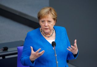 Γερμανία: Οργή Μέρκελ για την τακτική Μερτς και τη «σύμπραξη» με το ακροδεξιό AfD