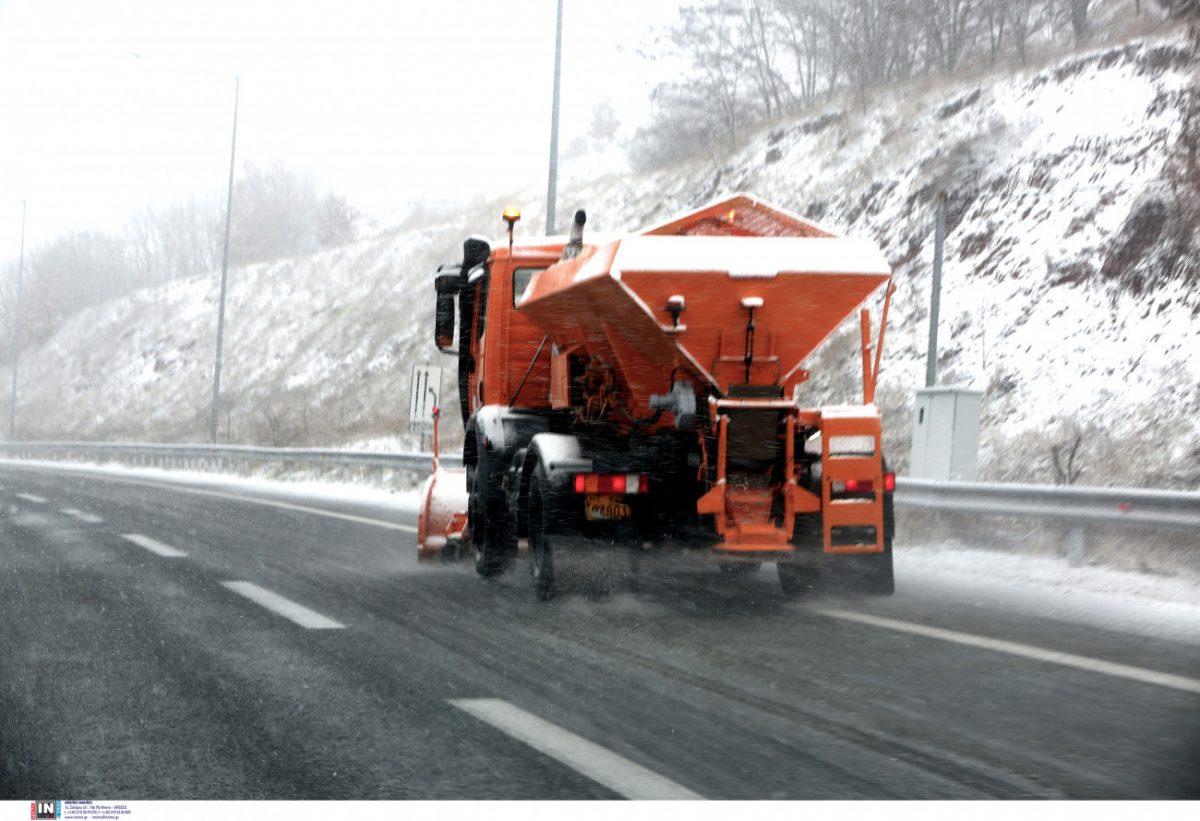 Κακοκαιρία: Προβλήματα από τις χιονοπτώσεις και τις ισχυρές καταιγίδες