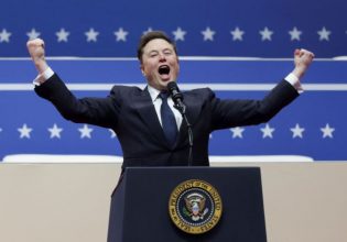 O Έλον Μασκ επιτίθεται στη Wikipedia για αναφορά στον προκλητικό χαιρετισμό του