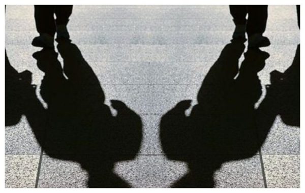 Τρεις νεαροί λήστεψαν μέσα σε λίγα λεπτά δύο παρέες ανήλικων – Τους πήραν και τα παπούτσια