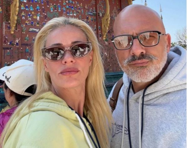 Ζέτα Μακρυπούλια – Νίκος Μουτσινάς: Το ταξίδι τους στο Λάος μετά το Βιετνάμ