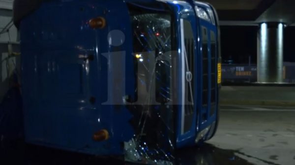 Τροχαίο: Ανατροπή νταλίκας στο ύψος της Ιεράς Οδού – Κλειστός ο παράδρομος της Λεωφόρου Κηφισού