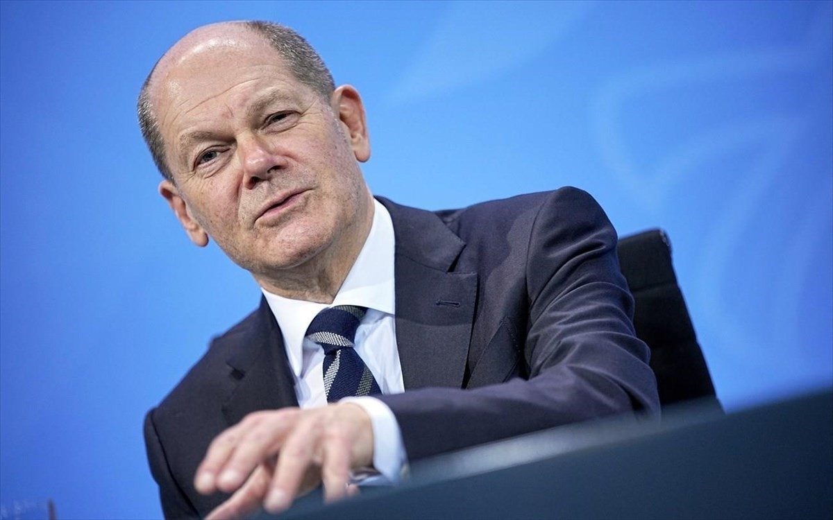 Στο πλευρό των αυτοκινητοβιομηχανιών και ο Σολτς – Τι ζητούν από Βρυξέλλες