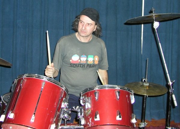 Δημήτρης Δημητράκας: Ο ντράμερ των Panx Romana δεν κρατάει πλέον το τέμπο